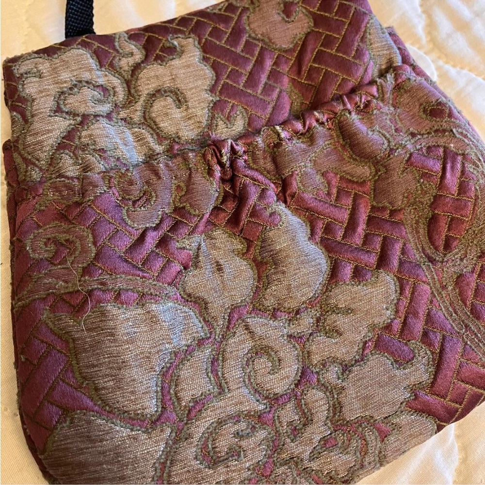 Small Embroidered Purse - Picture 6 of 6